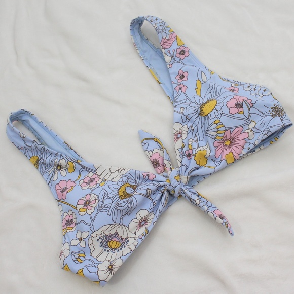 Forever 21 Other - Forever21 Blue Flower Bikini Swim Top Size Medium